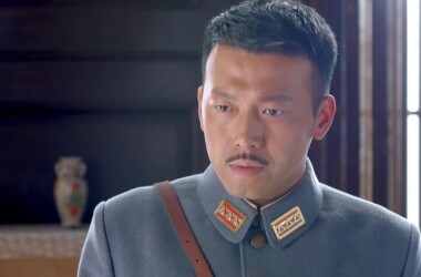 左手劈刀剧情