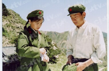 红领章第4-6集剧情介绍