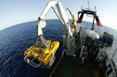 电视剧深海寻宝,深海寻宝剧情介绍(1-12全集)