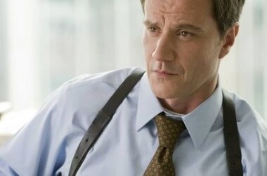 peter burke扮演者tim dekay