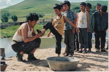 二十五个孩子一个爹剧情介绍