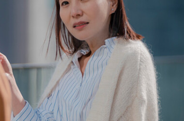 郑英仁是谁演的,郑英仁扮演者,经常请吃饭的漂亮姐姐