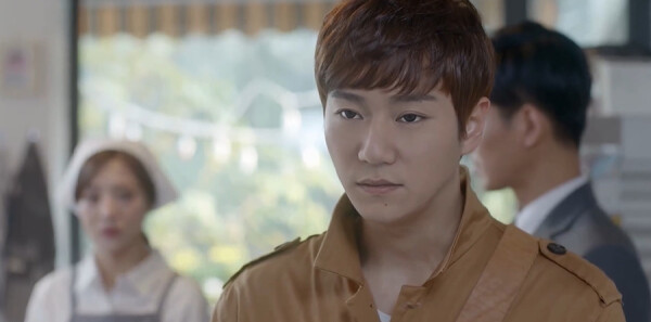 甜點(diǎn)媽媽林小河第22集劇照