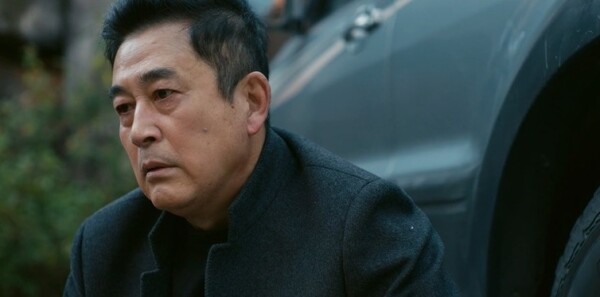 剥茧第21集剧照