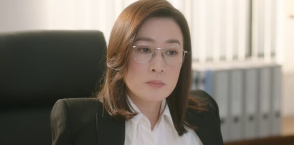 ����Ů���4������