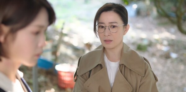 ����Ů���4������