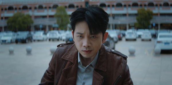 邻人可疑第1集剧照