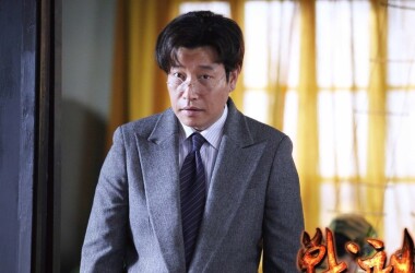 0 佐藤川一介绍 34岁,日军师团长,是抗日战争时期龙大谷战场上的主要