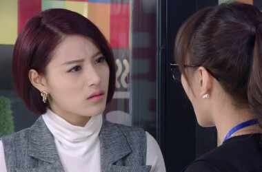 余娅在网上购买沐浴露,杨豆豆却说用肥皂就可以了,余娅要买一些零食