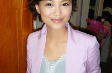 9人喜欢  国家/内地:中国内地 出生日期: 许可,毕业于南京邮电学院,做