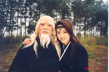 司马长风交玉玺给半天月,半天月虽不满司马长风未杀上官燕,但见到玉玺