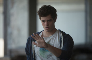 麦克斯是谁演的,麦克斯扮演者,钢铁骑士麦克斯_电视猫