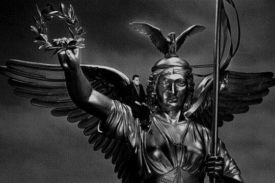 柏林苍穹下(电影)